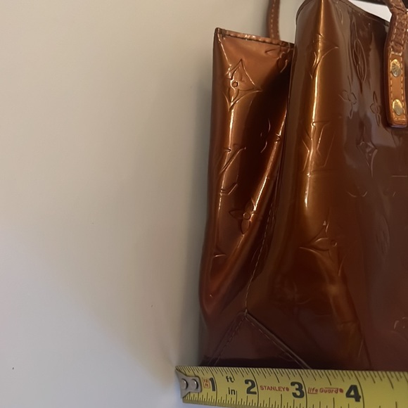 Louis Vutton LV Logo Patent Vernis Mini tote 10βx 7βx4β - Picture 15 of 15